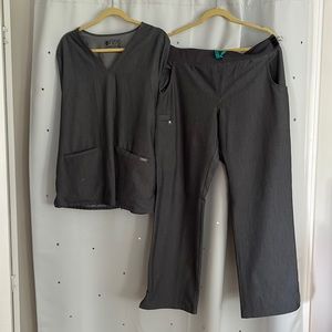 Heather Gray Figs Scrubs size Large